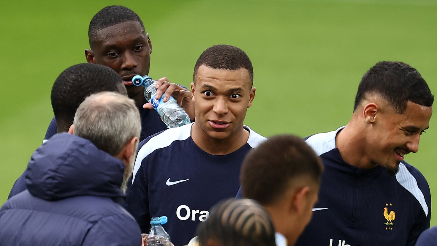 Вирус угрожает подготовке сборной Франции к матчу против Австрии