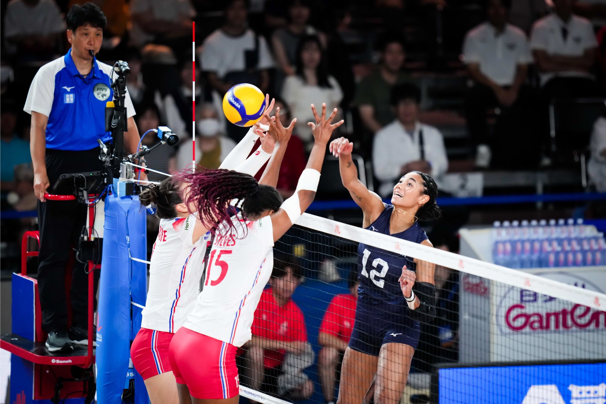 USA Women’s Team Dominates France in Volleyball Nations League Showdown