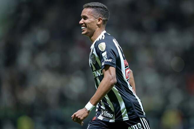 Pedrinho Shines as Atlético Mineiro Struggles to Extend Loan